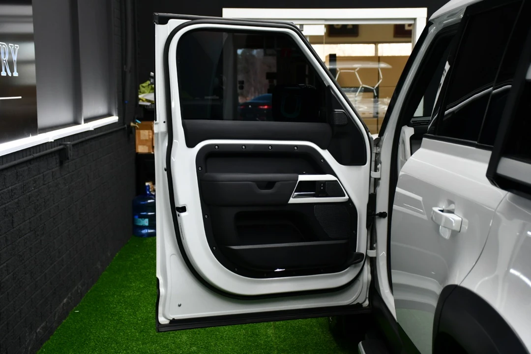 2023 Land Rover Defender L663 - Image 16 of 21