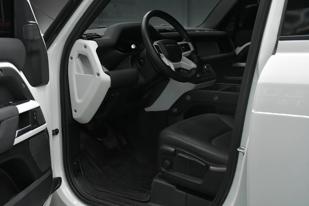 2023 Land Rover Defender L663 - Image 18 of 21