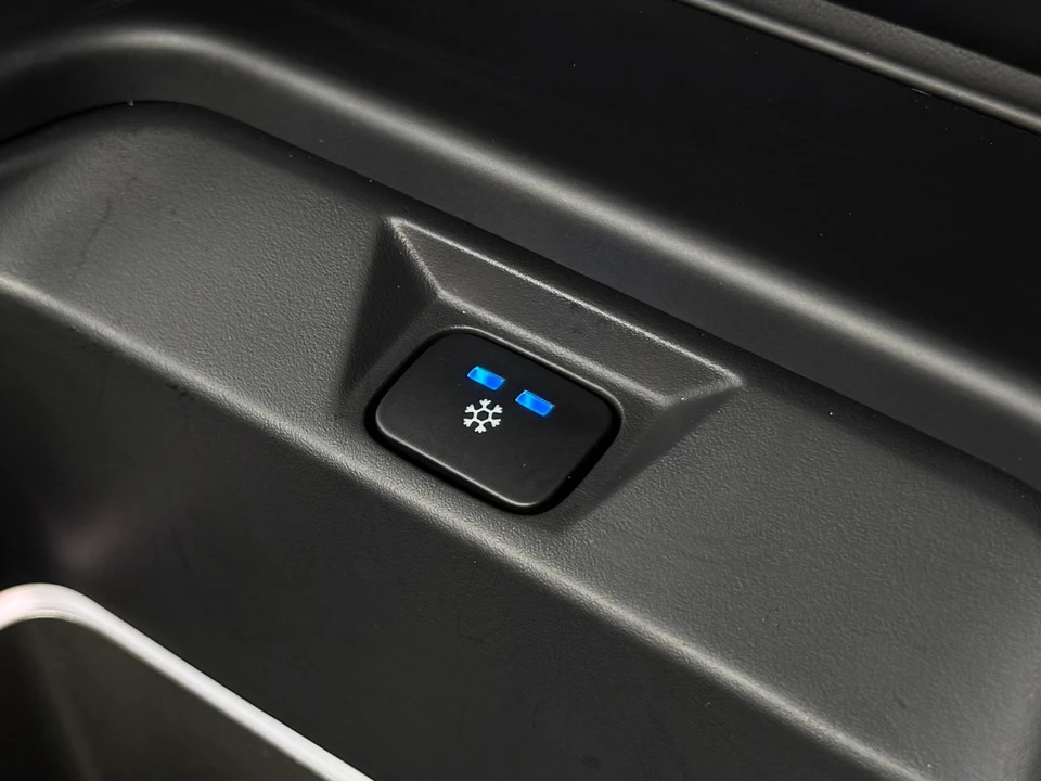 2023 Land Rover Defender L663 - Image 15 of 21