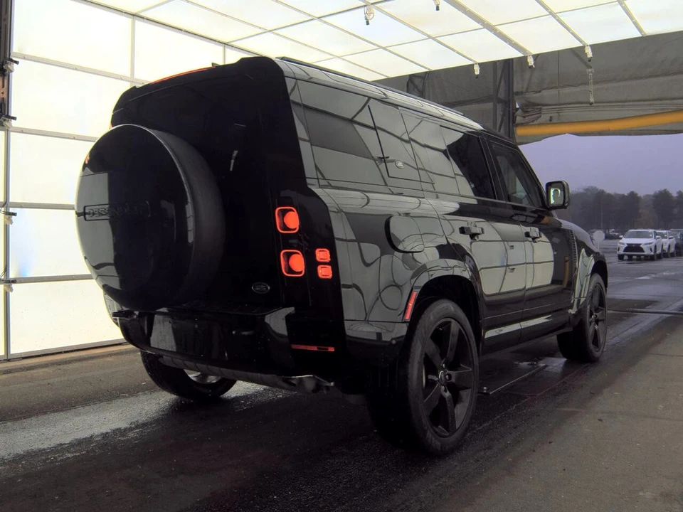 2023 Land Rover Defender L663 - Image 6 of 21
