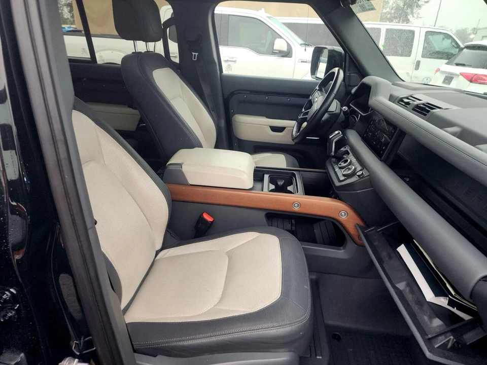 2023 Land Rover Defender L663 - Image 18 of 21