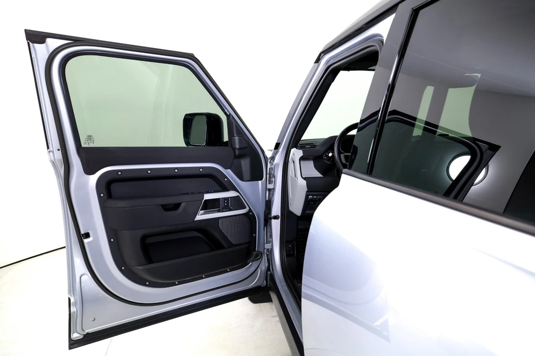 2023 Land Rover Defender L663 - Image 10 of 21