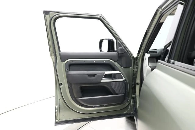 2023 Land Rover Defender L663 - Image 9 of 12