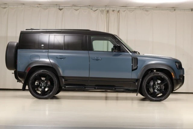 2023 Land Rover Defender L663 - Image 18 of 21