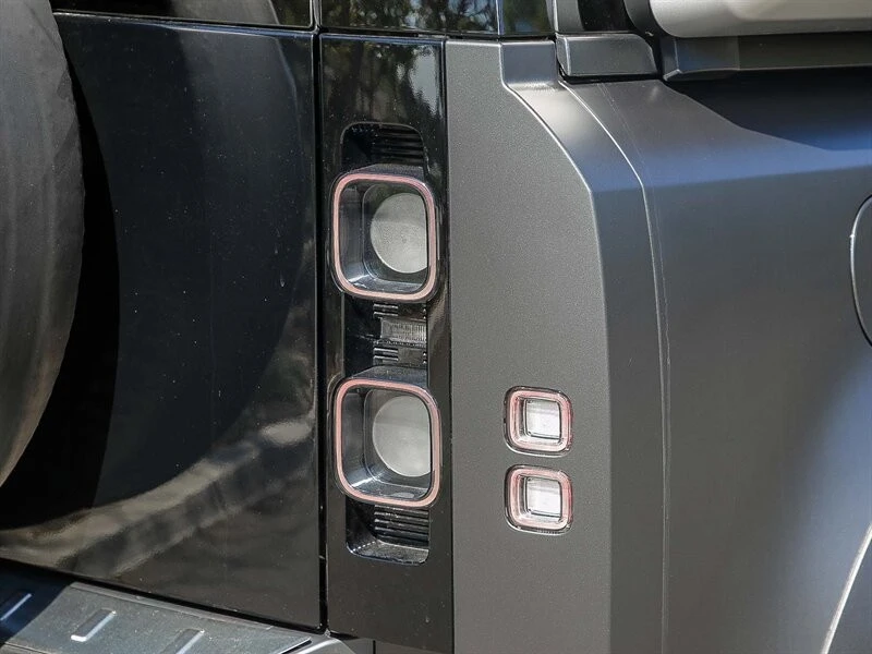 2023 Land Rover Defender L663 - Image 16 of 21