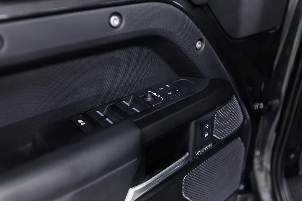 2023 Land Rover Defender L663 - Image 6 of 12