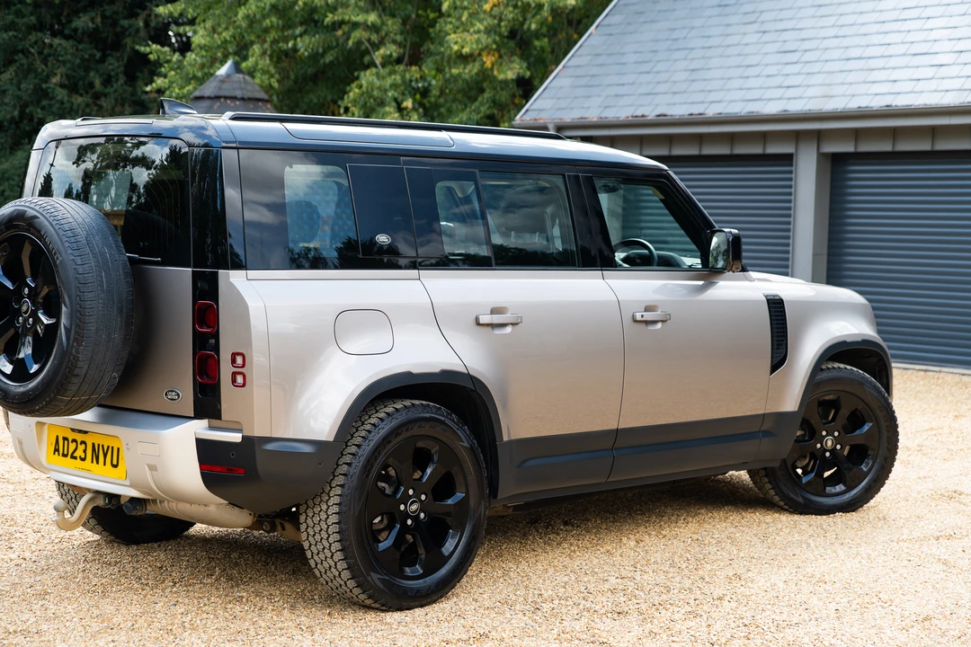 2023 Land Rover Defender L663 - Image 10 of 31