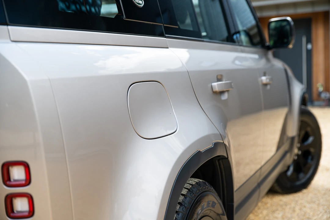 2023 Land Rover Defender L663 - Image 17 of 31
