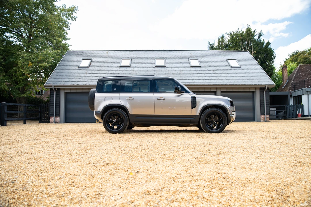 2023 Land Rover Defender L663 - Image 4 of 31