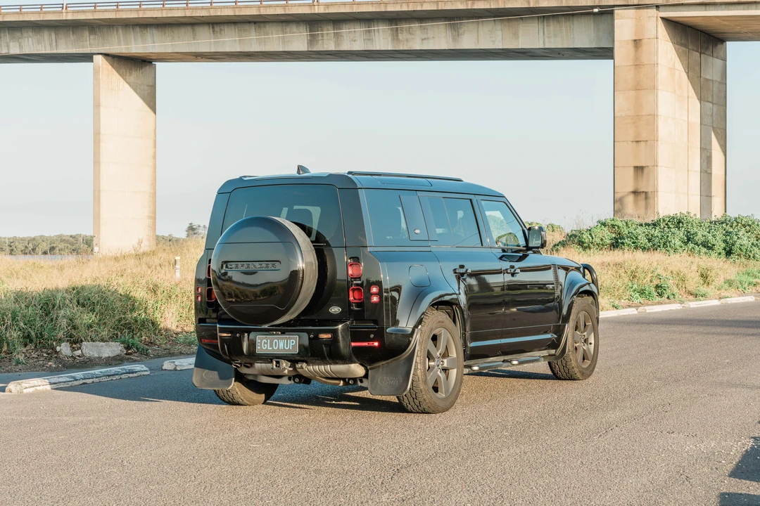 2023 Land Rover Defender L663 - Image 15 of 31