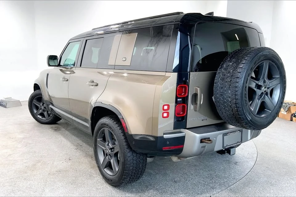 2023 Land Rover Defender L663 - Image 4 of 20