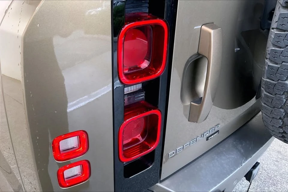 2023 Land Rover Defender L663 - Image 19 of 20