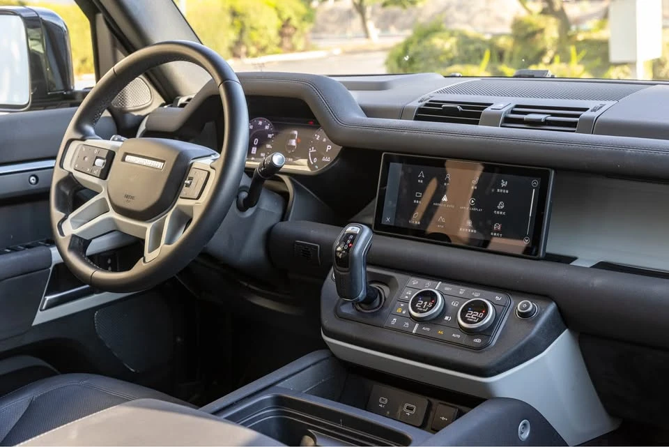 2023 Land Rover Defender L663 - Image 4 of 19