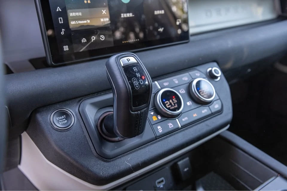 2023 Land Rover Defender L663 - Image 6 of 19