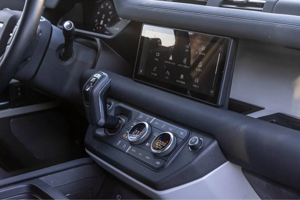 2023 Land Rover Defender L663 - Image 12 of 19