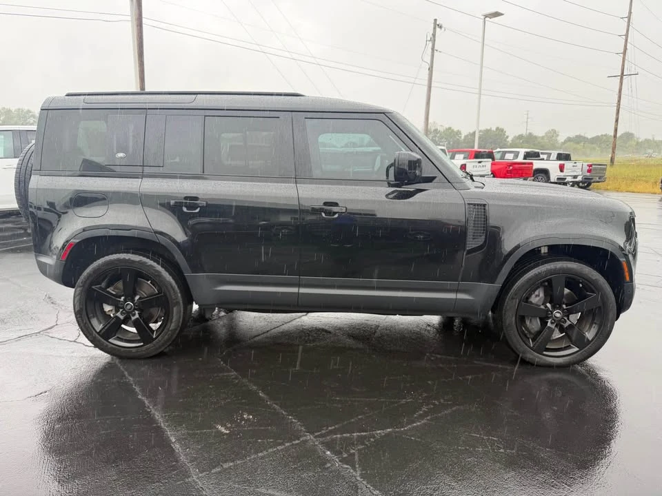 2023 Land Rover Defender L663 - Image 2 of 11