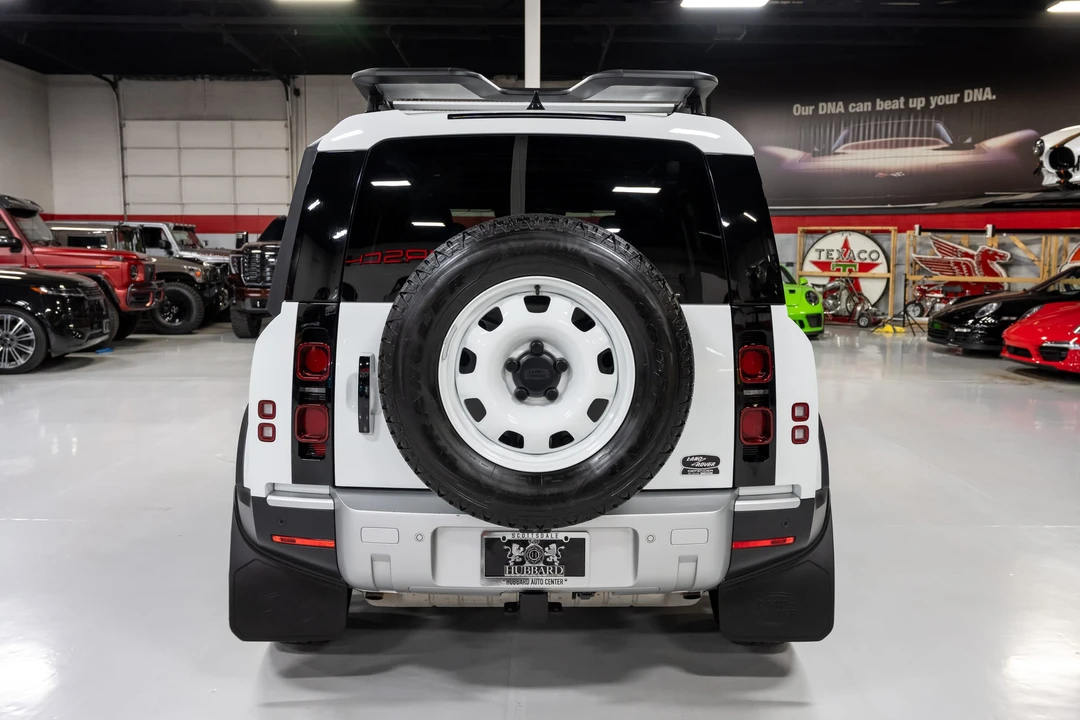 2023 Land Rover Defender L663 - Image 15 of 31