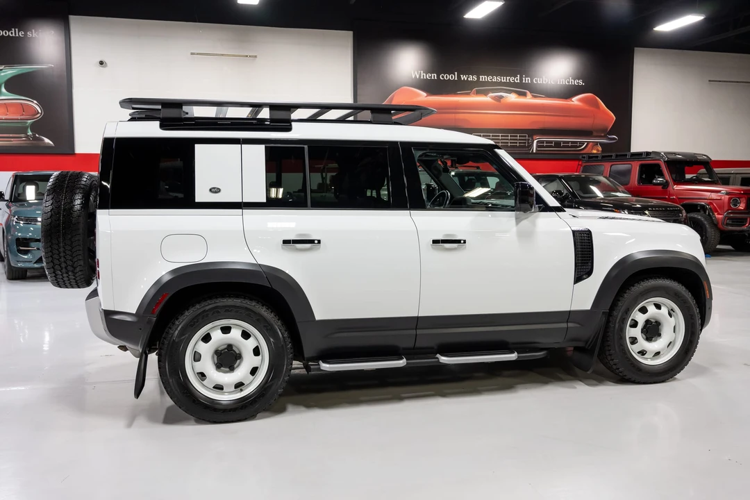 2023 Land Rover Defender L663 - Image 11 of 31