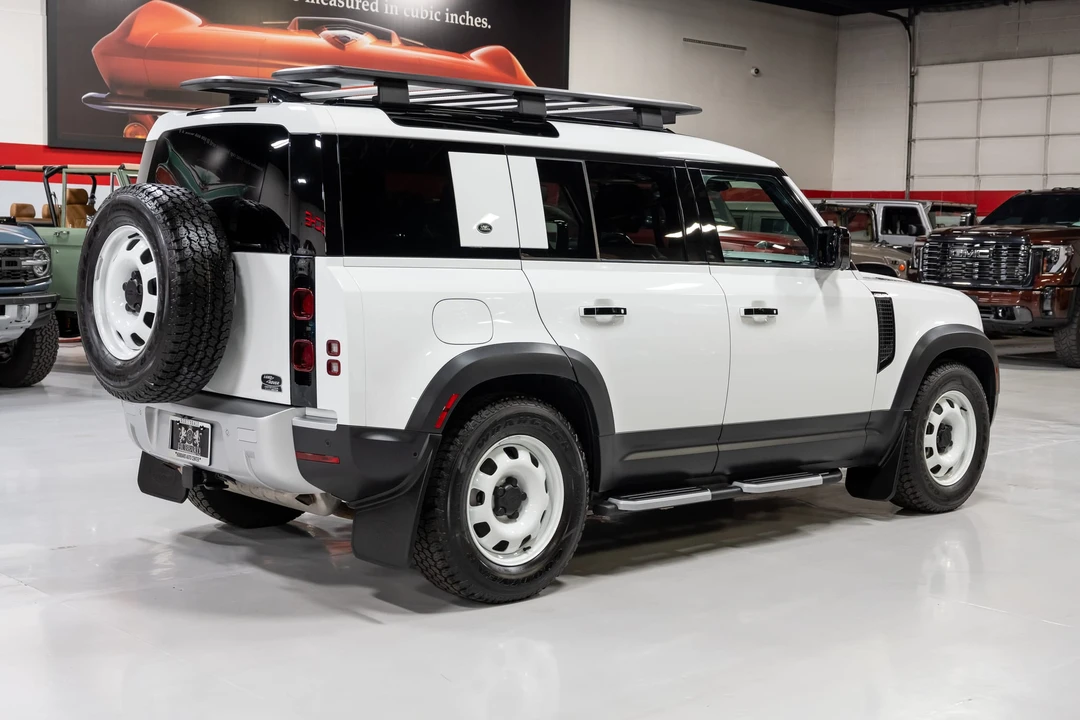 2023 Land Rover Defender L663 - Image 13 of 31