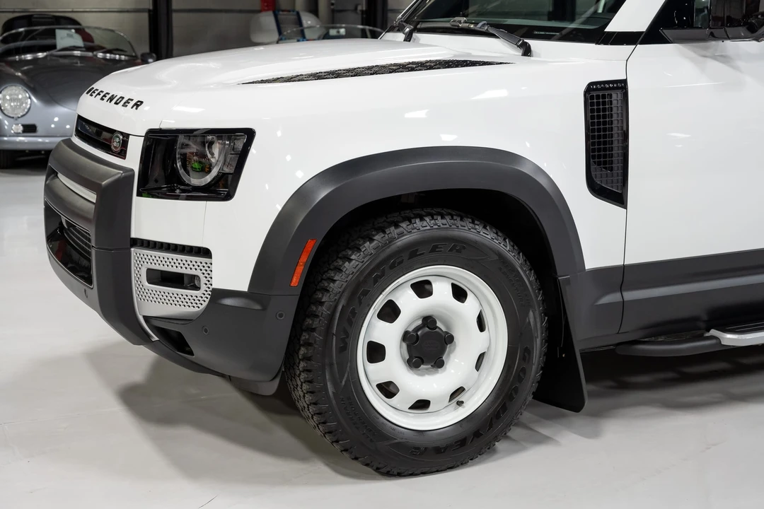 2023 Land Rover Defender L663 - Image 23 of 31