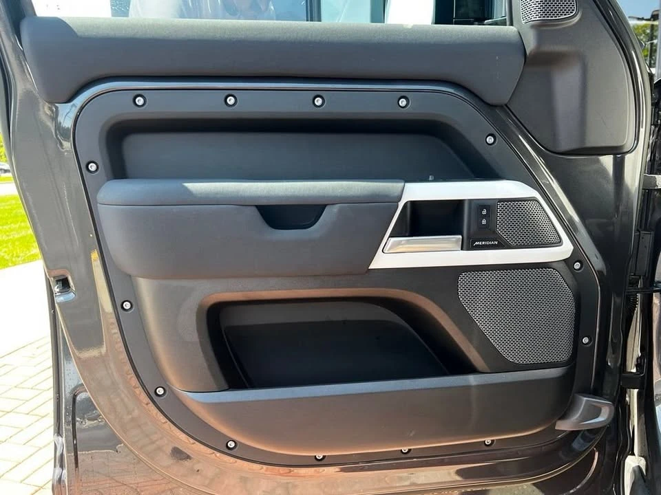 2023 Land Rover Defender L663 - Image 9 of 16