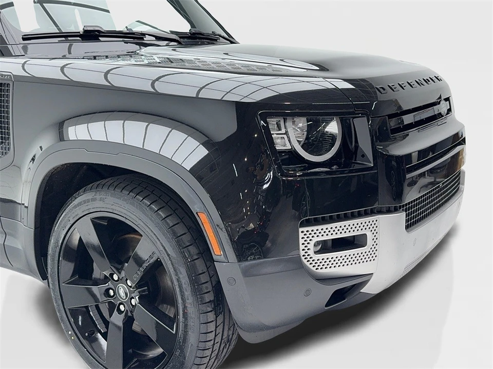 2023 Land Rover Defender L663 - Image 3 of 12