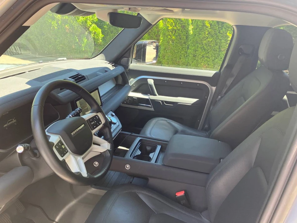 2023 Land Rover Defender L663 - Image 5 of 6