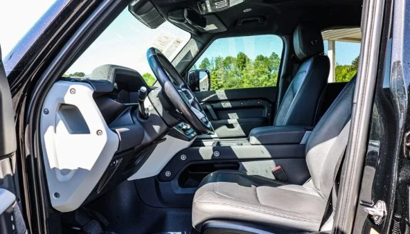 2023 Land Rover Defender L663 - Image 10 of 12
