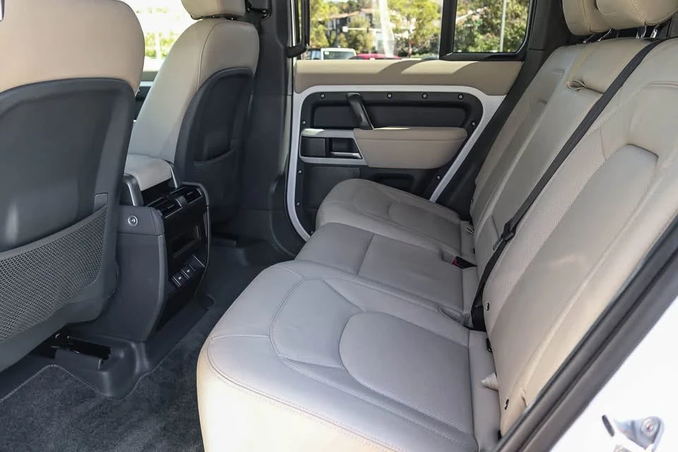 2023 Land Rover Defender L663 - Image 3 of 8