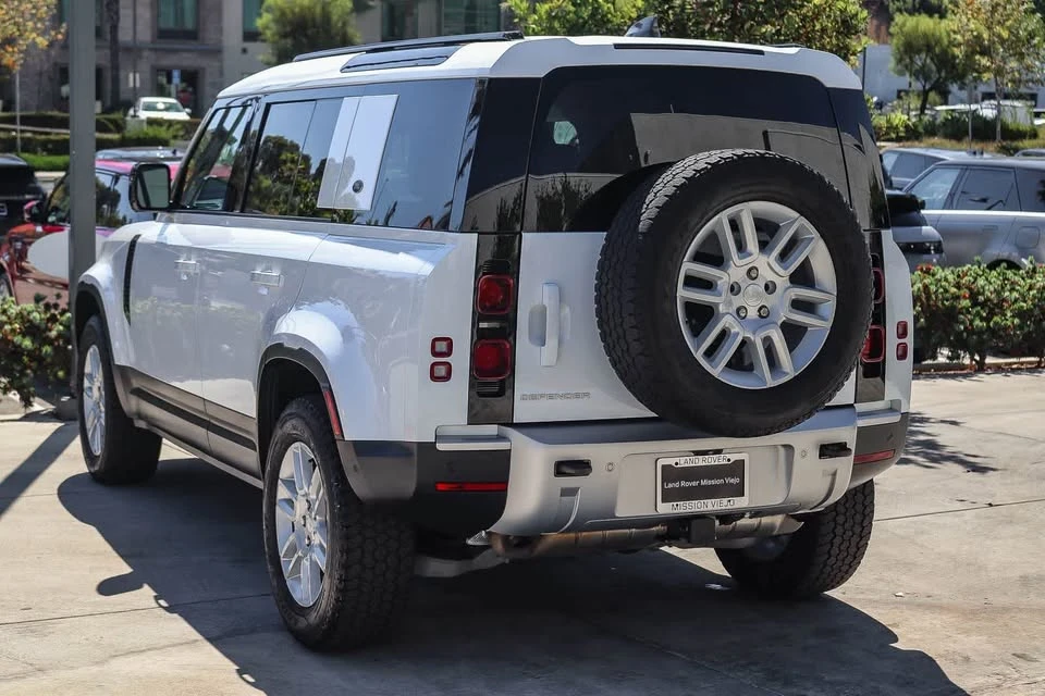 2023 Land Rover Defender L663 - Image 7 of 8