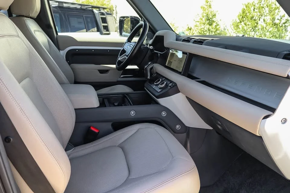 2023 Land Rover Defender L663 - Image 4 of 8