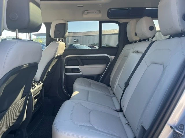 2023 Land Rover Defender L663 - Image 15 of 18