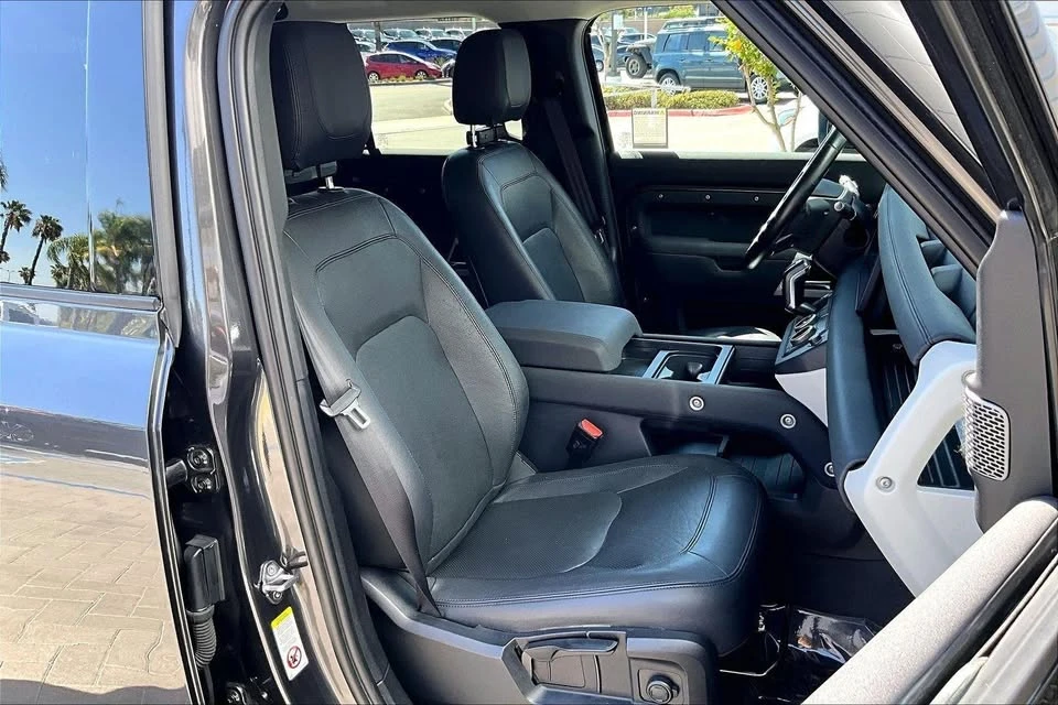 2023 Land Rover Defender L663 - Image 5 of 11