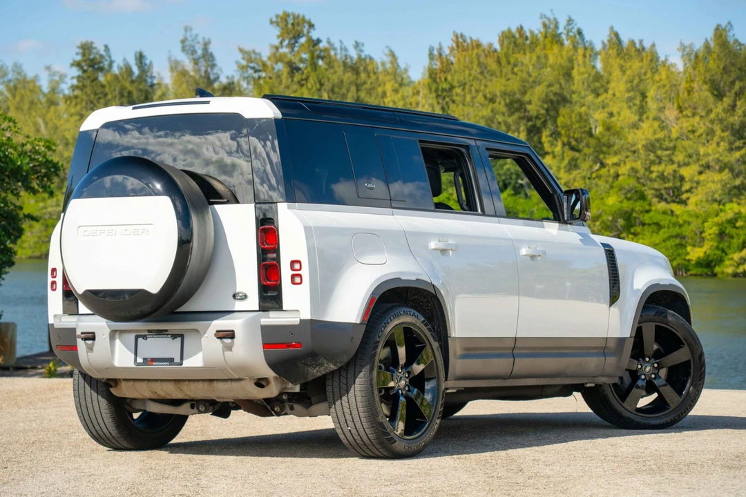 2023 Land Rover Defender L663 - Image 2 of 8