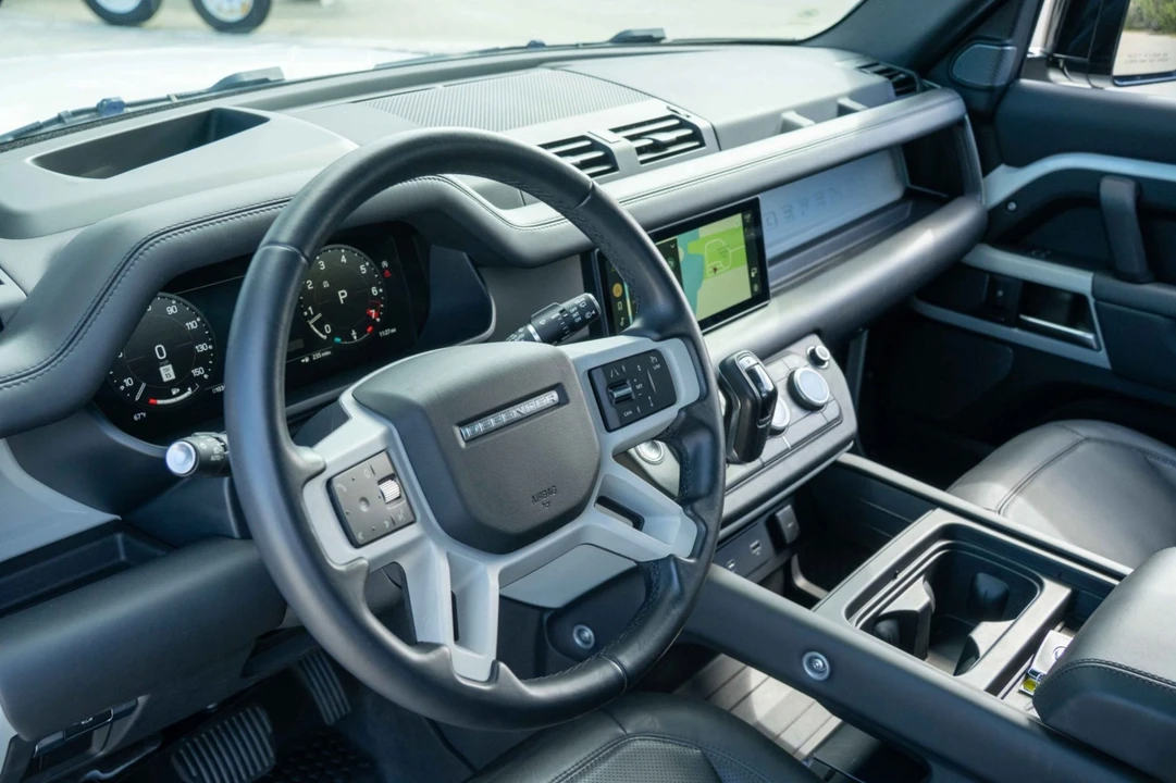 2023 Land Rover Defender L663 - Image 5 of 8