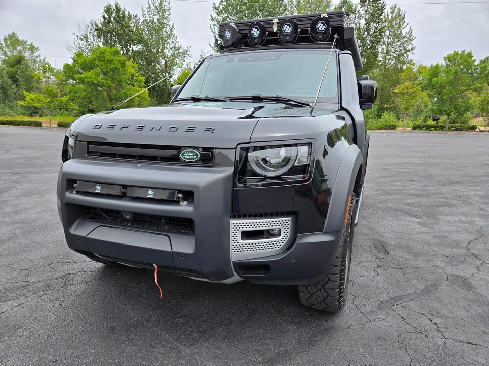 2023 Land Rover Defender L663 - Image 15 of 31