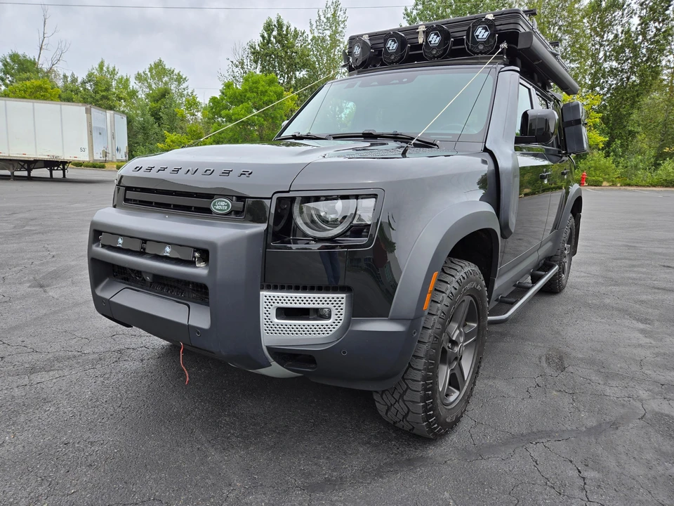 2023 Land Rover Defender L663 - Image 16 of 31