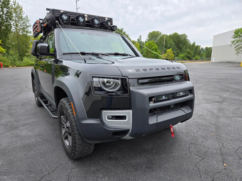2023 Land Rover Defender L663 - Image 25 of 31