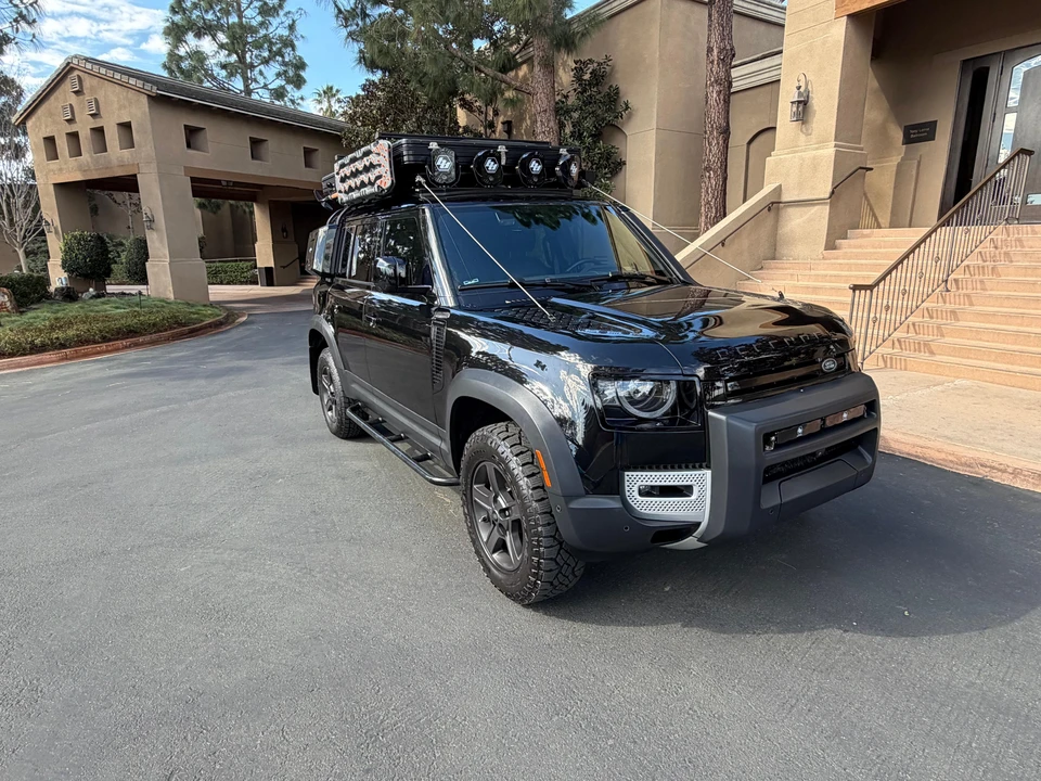 2023 Land Rover Defender L663 - Image 13 of 31