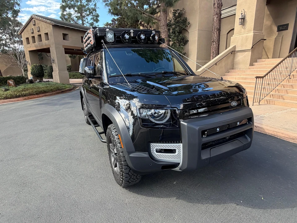 2023 Land Rover Defender L663 - Image 14 of 31