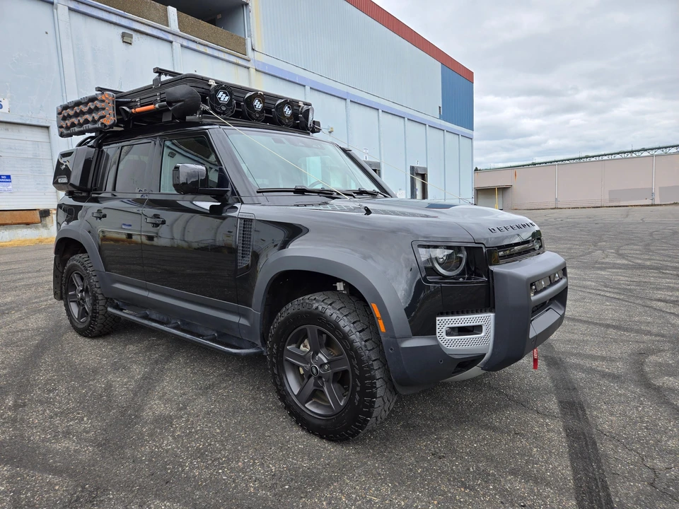 2023 Land Rover Defender L663 - Image 13 of 31
