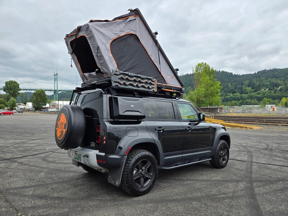 2023 Land Rover Defender L663 - Image 29 of 31