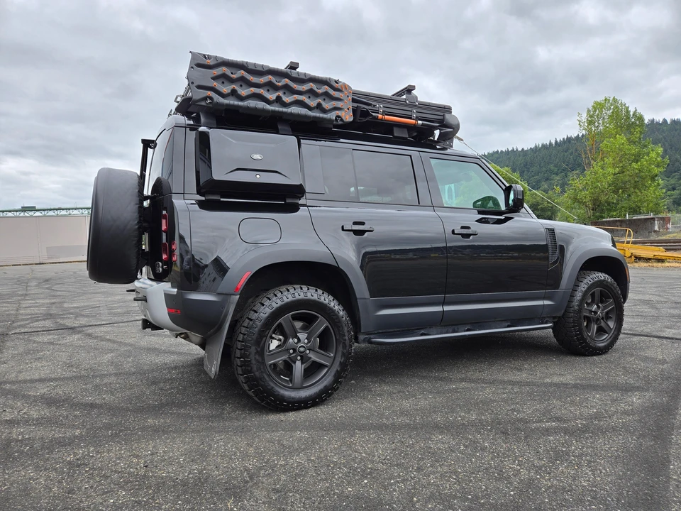 2023 Land Rover Defender L663 - Image 10 of 31