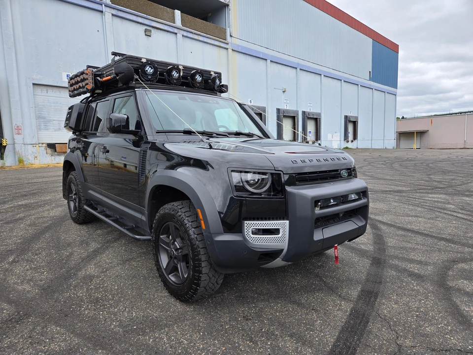 2023 Land Rover Defender L663 - Image 14 of 31