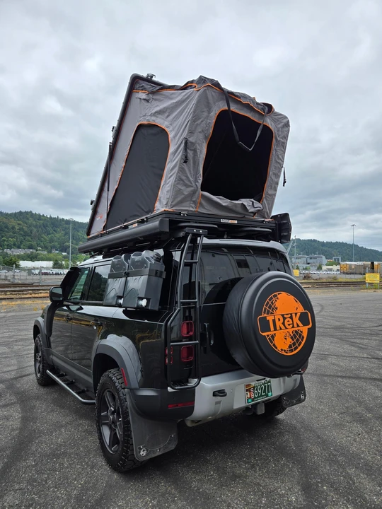 2023 Land Rover Defender L663 - Image 28 of 31