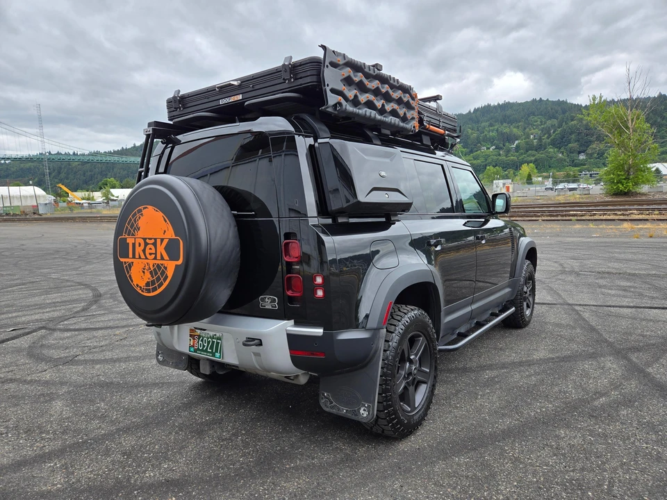 2023 Land Rover Defender L663 - Image 8 of 31