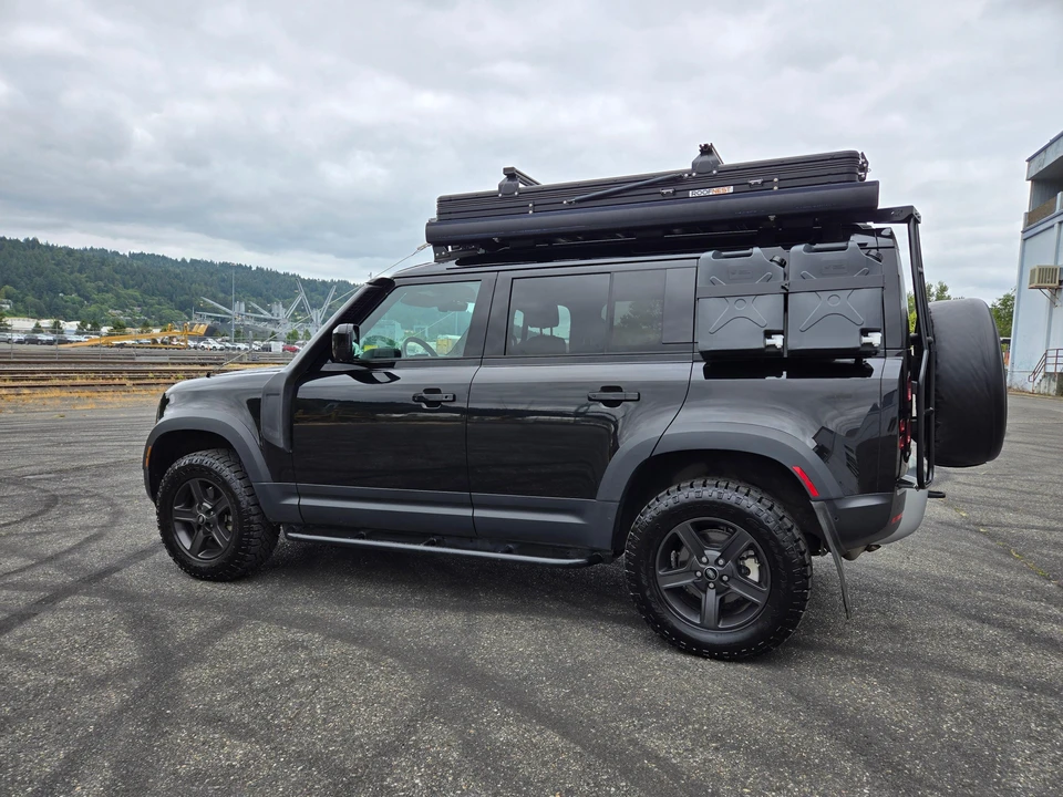 2023 Land Rover Defender L663 - Image 7 of 31