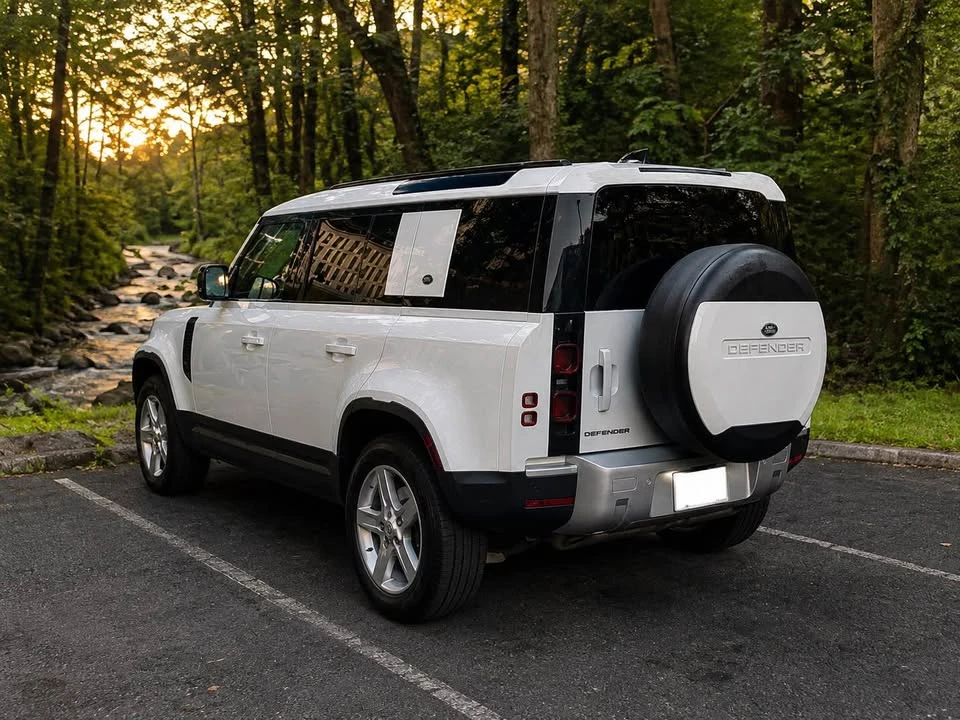 2023 Land Rover Defender L663 - Image 7 of 18