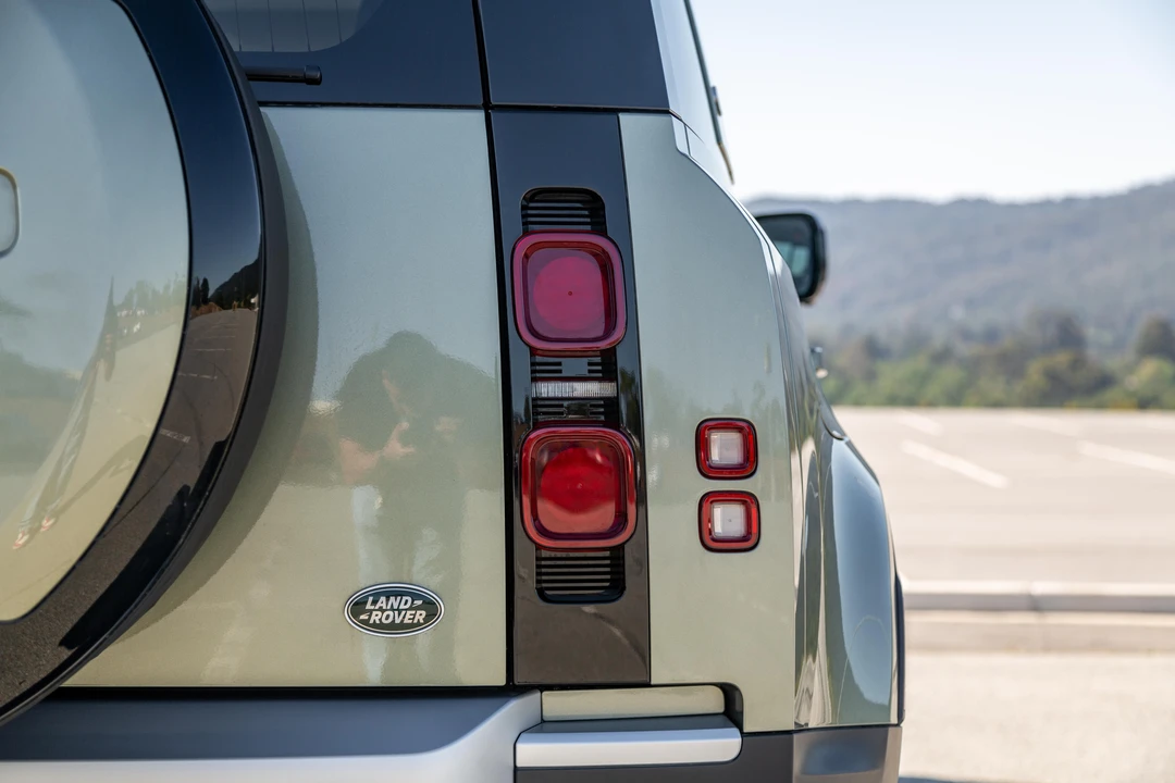 2023 Land Rover Defender L663 - Image 18 of 31