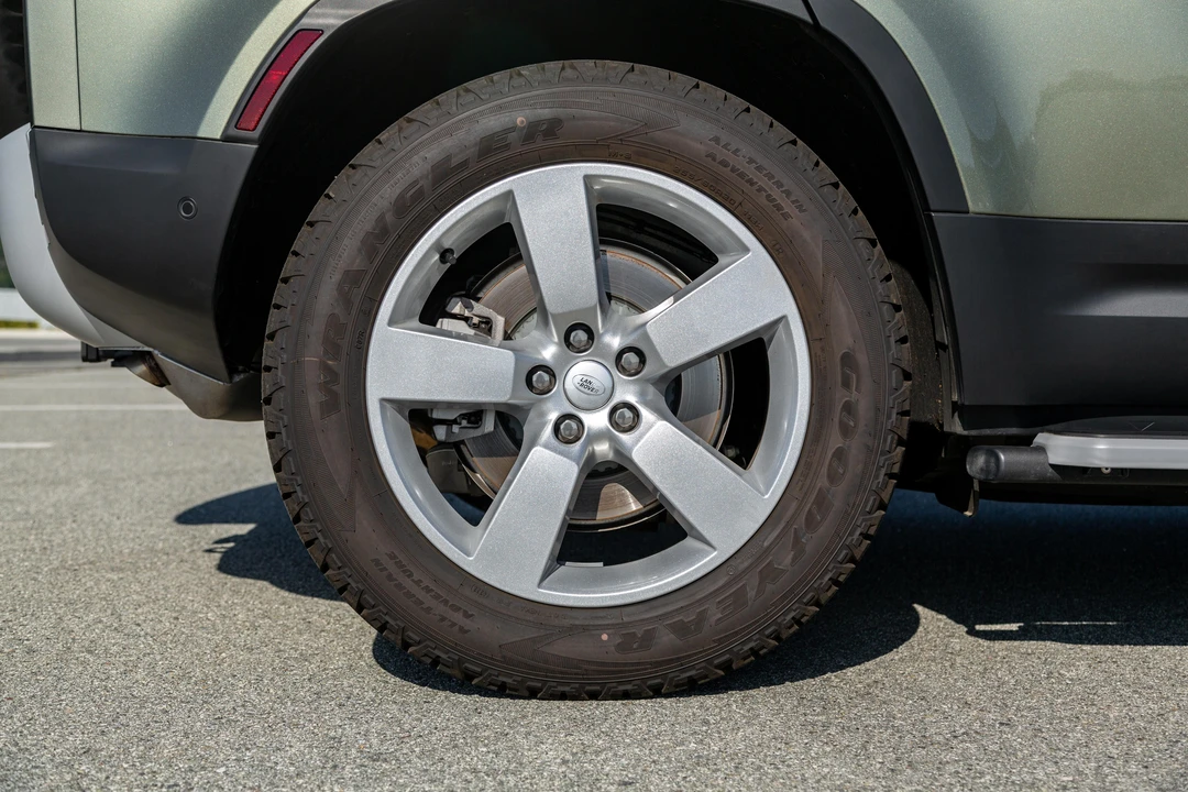 2023 Land Rover Defender L663 - Image 27 of 31